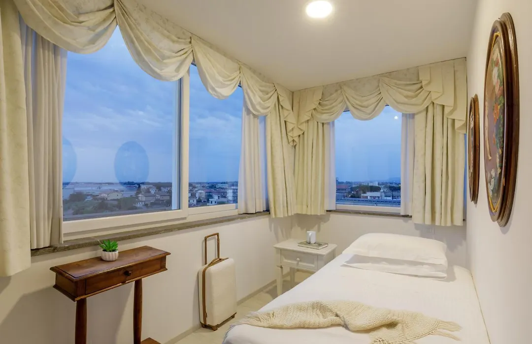 Arcom Palace-1